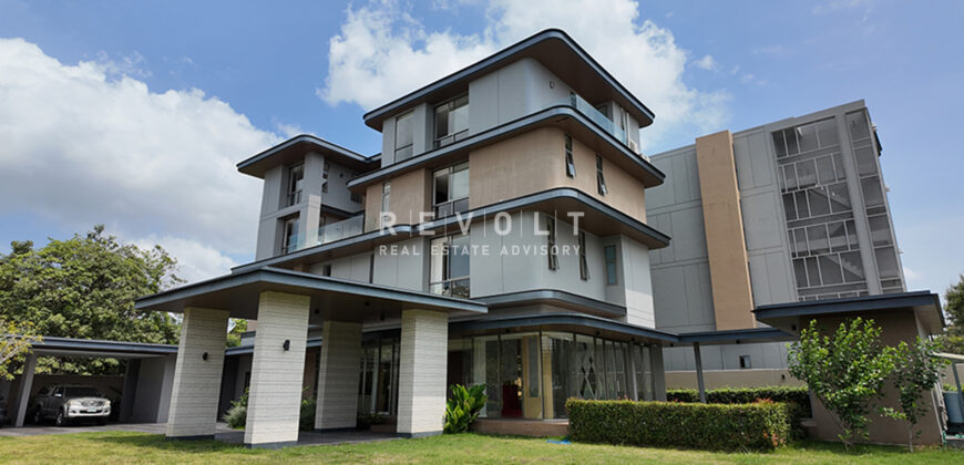 House for Sale : Srinagarindra Road