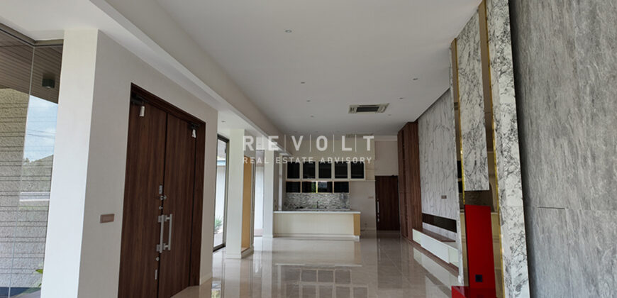 House for Sale : Srinagarindra Road
